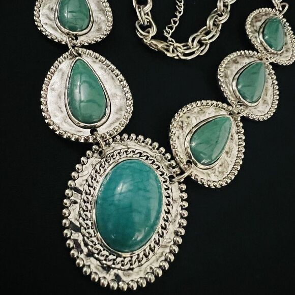 Bib Statement Hammered Style Silver Faux Turquoise Y Necklace PRETTY 4063 - Picture 8 of 10